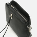 Engri kleine schoudertas met metalen details 