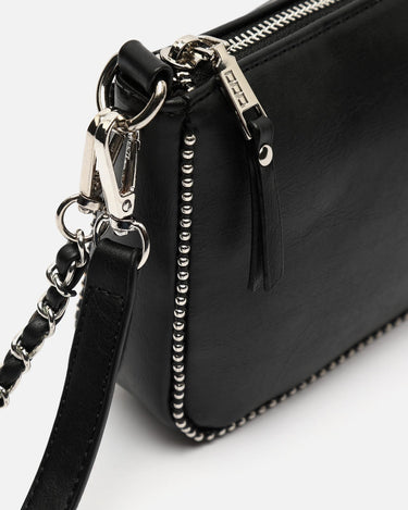 Sibila kleine Schultertasche mit Umhängegurt und Metall-Details 