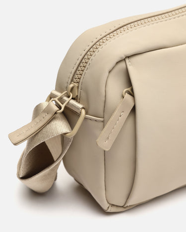 Daela Tas 