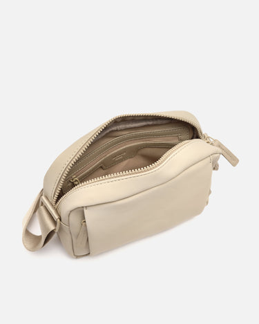 Daela Tas 