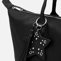 Clote bolso shopper grande en nylon con detalle colgante 