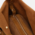 Nemi bolso hobo grande efecto ante con detalles metálicos grandes 