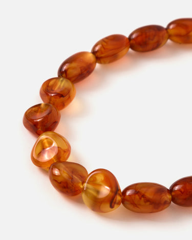 Gudrum collar grande de resina 