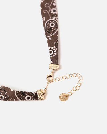 Muxuar collar con detalles colgantes 