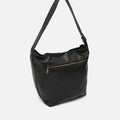 Florchi bolso hobo grande con detalles metálicos 