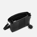 Demiri bolso bandolera con detalle colgante 