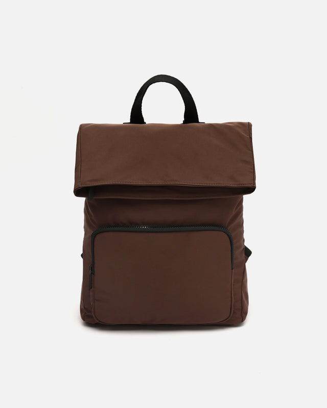 Liora mochila con solapa en nylon