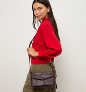 Breise bolso bandolera pequeño con detalles metálicos 