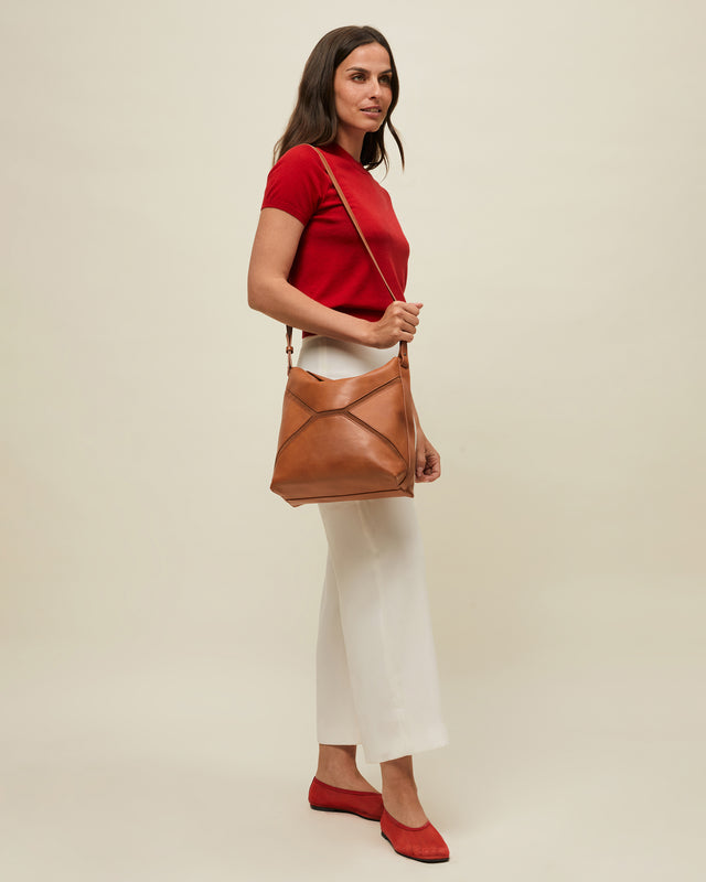 Peli bolso hobo con asa bandolera extraíble