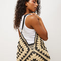 Ushu bolso hobo grande efecto rafia estampado 